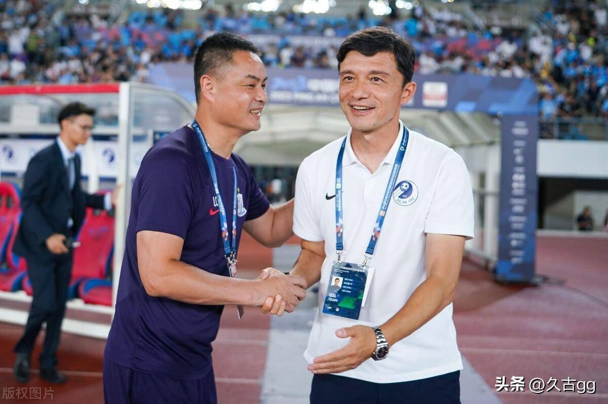 今夏博努奇离开尤文加盟柏林联合，但如今他想要回到意甲赛场，争取参加明年欧洲杯的机会。